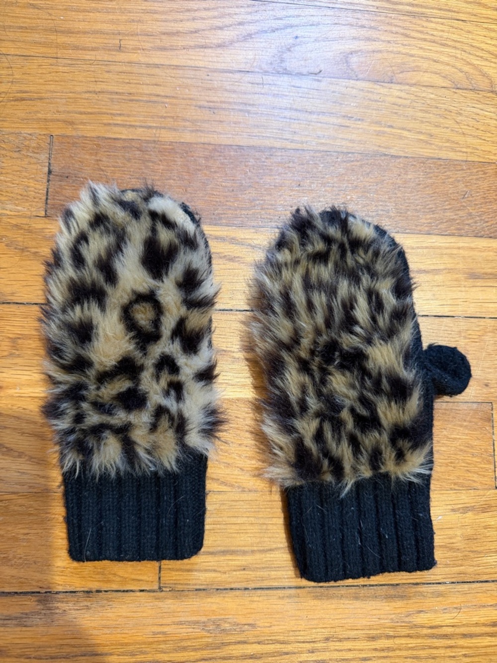 Crewcuts kids Faux Fur Leopard Print Mittens - size m